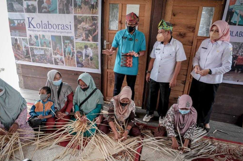 Cara Menambah Kesadaran Lingkungan di Kalangan Wisatawan